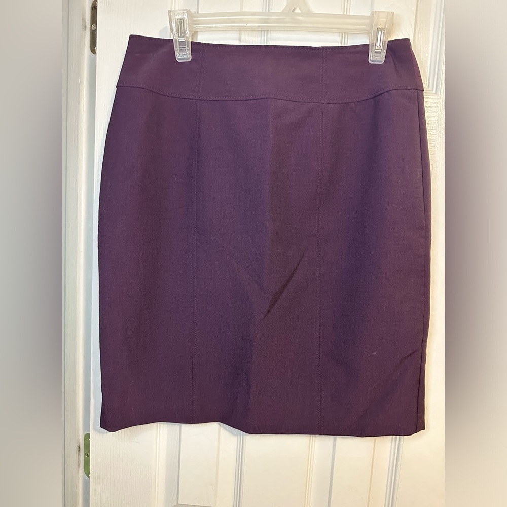 Worthington pencil skirt plum shade size 10